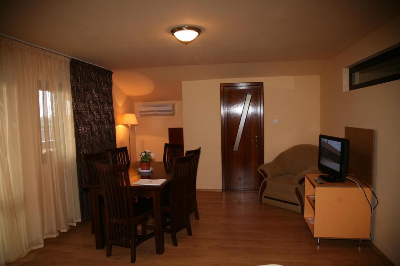 Vila Delta Travel - Mila 23 Mila Douăzeci şi Trei Rom bilde